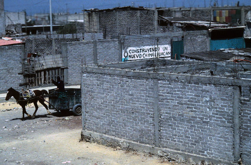 "Building a New Chimalhuacán": Garbage Dump of Chimalhuacán, México D.F. 2002